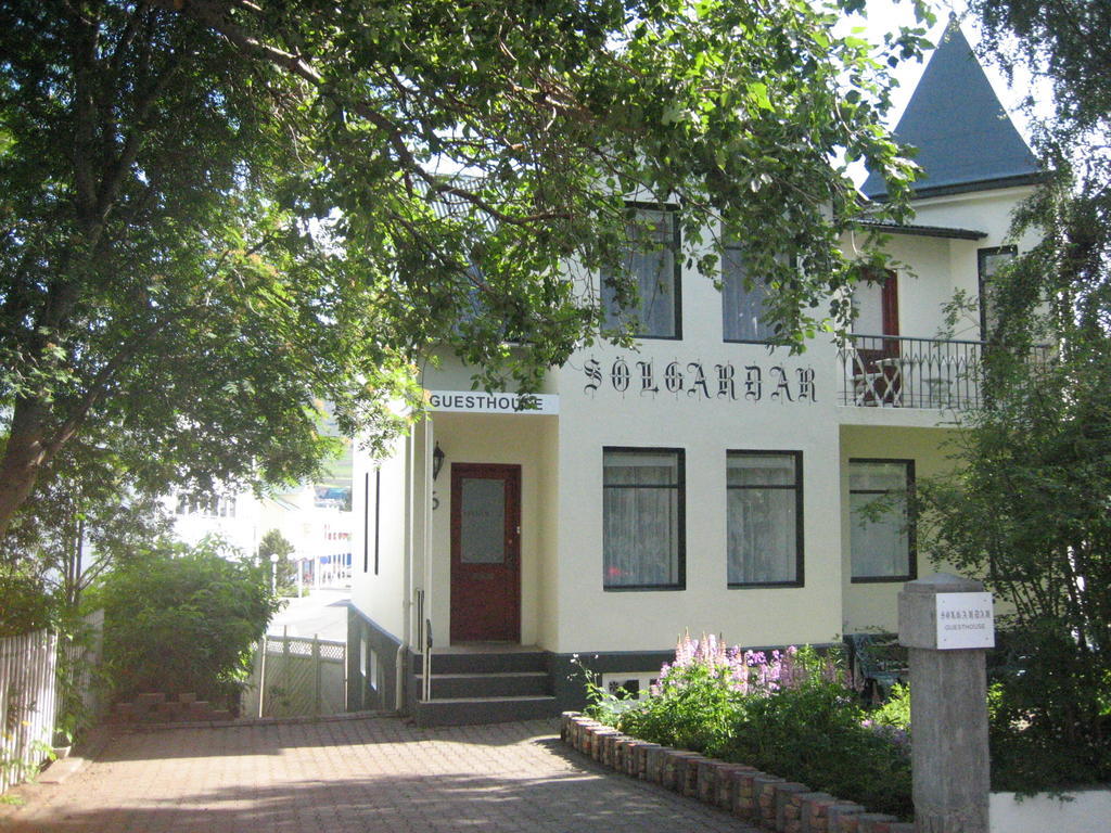 Guesthouse Solgardar อาคูเรย์รี ภายนอก รูปภาพ