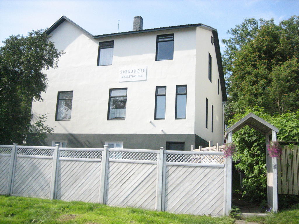 Guesthouse Solgardar อาคูเรย์รี ภายนอก รูปภาพ