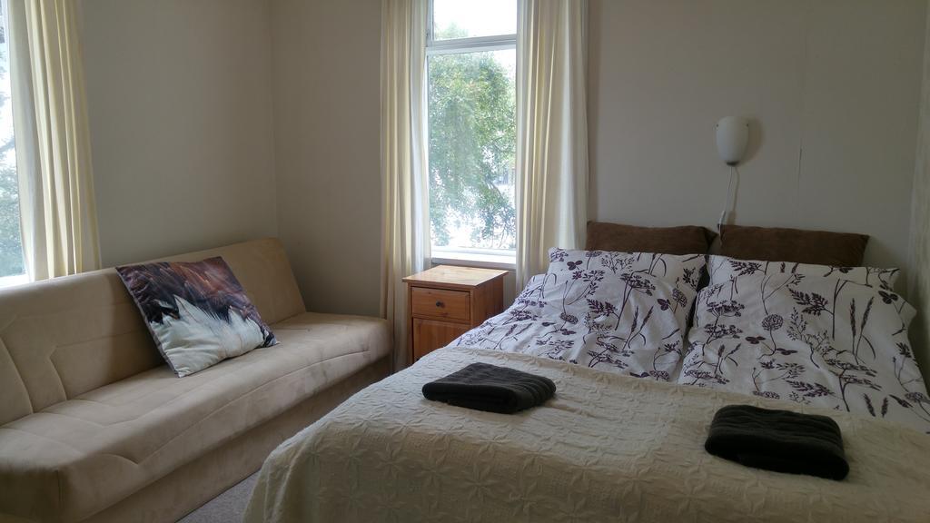 Guesthouse Solgardar อาคูเรย์รี ภายนอก รูปภาพ