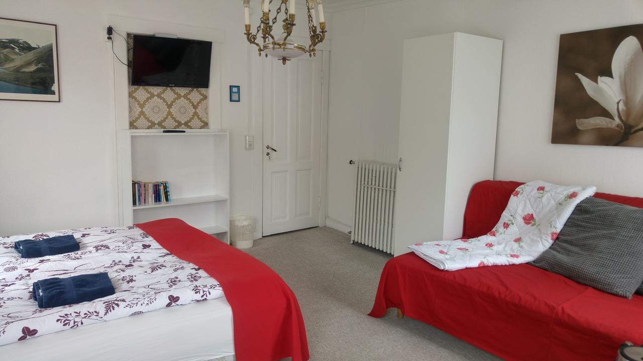 Guesthouse Solgardar อาคูเรย์รี ภายนอก รูปภาพ